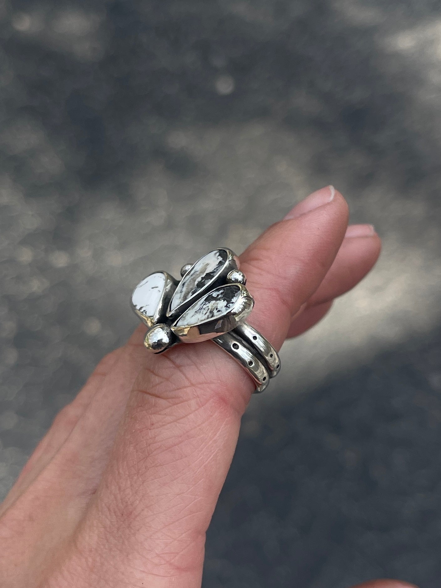White Buffalo 3 Stone Ring | Size 5.5
