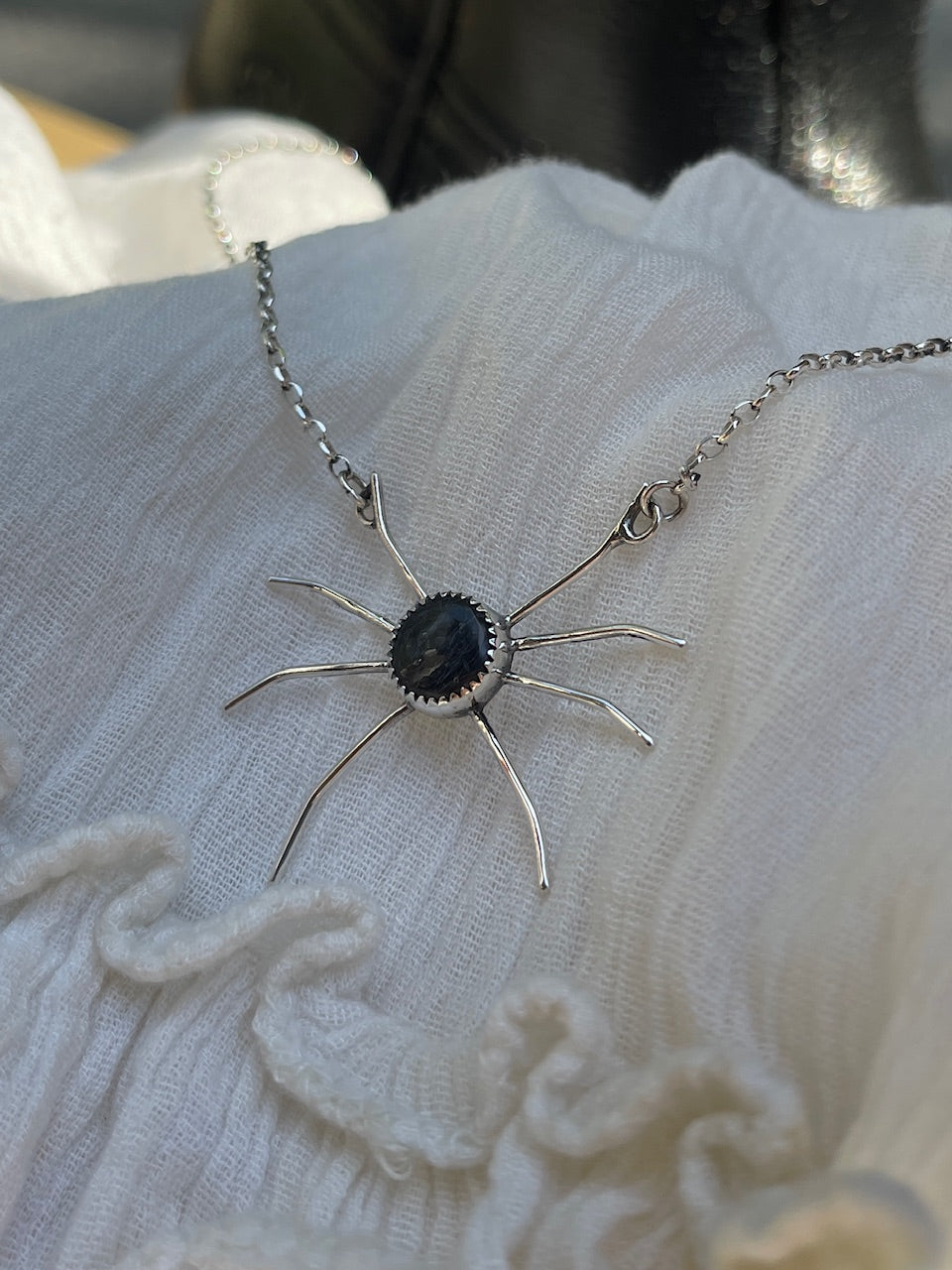 White Buffalo Spider Necklace | 20"