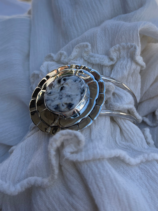 White Buffalo Cuff | 5.5 |